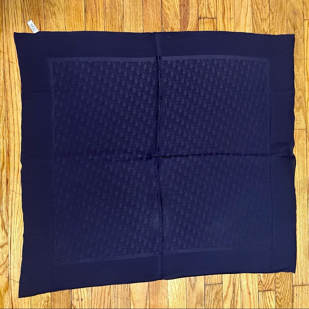 💜Dior 100% Silk Scarf☂️
